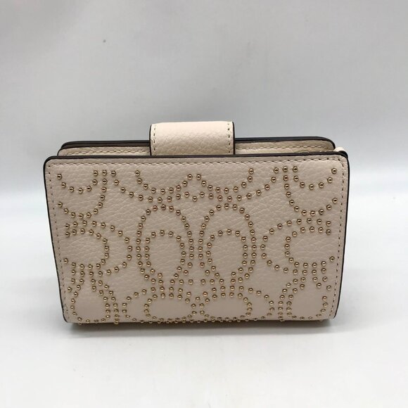 Coach Chalk Pebbled Leather Signature Rivets Corner Zip Wallet - Picture 2 of 12